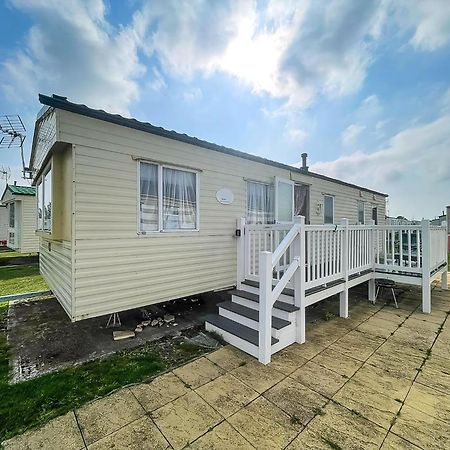 Caravan For Hire At St Osyth Beach Holiday Park In Essex Ref 28107Y Clacton-on-Sea Eksteriør billede