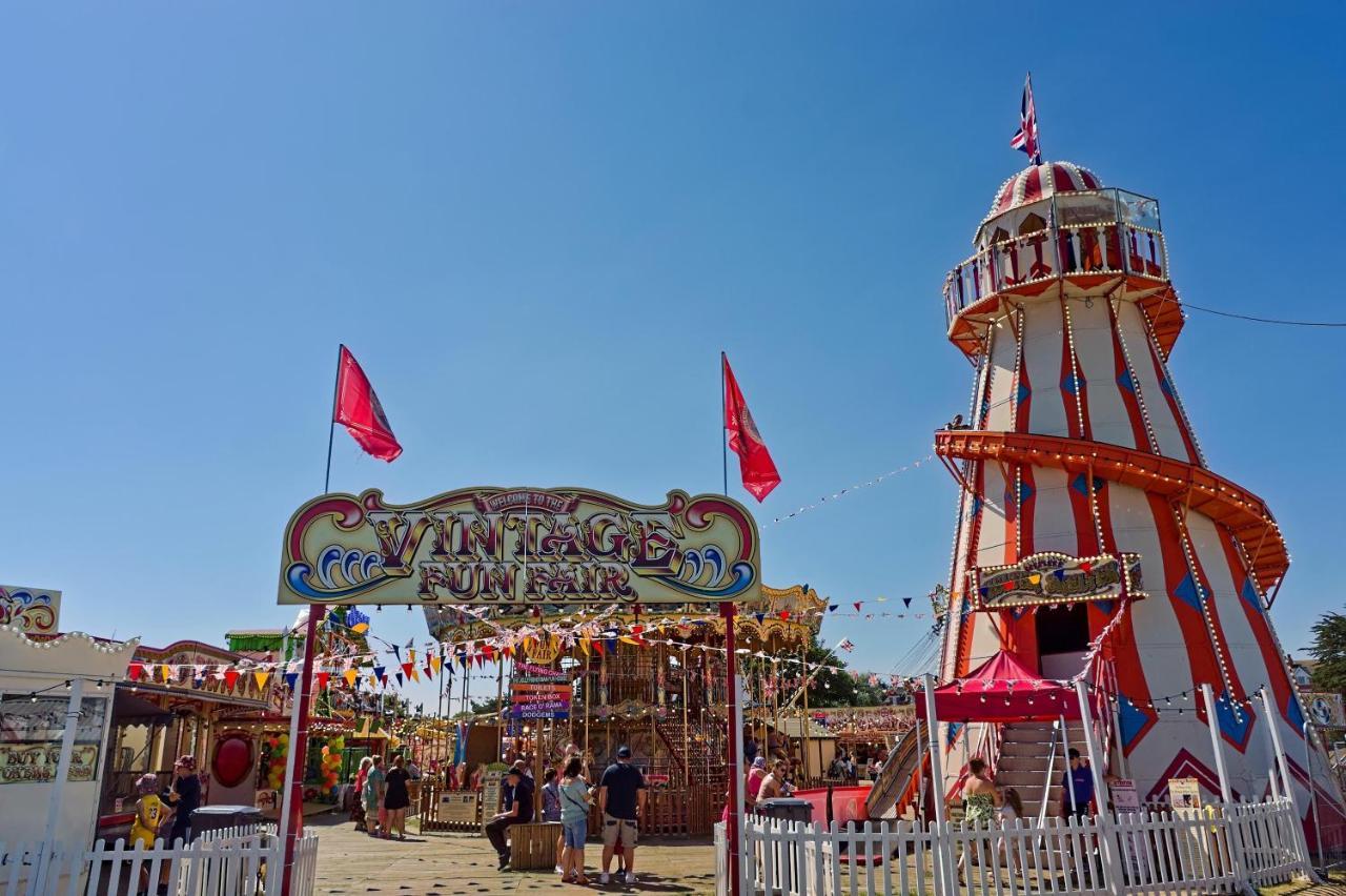 Caravan For Hire At St Osyth Beach Holiday Park In Essex Ref 28107Y Clacton-on-Sea Eksteriør billede